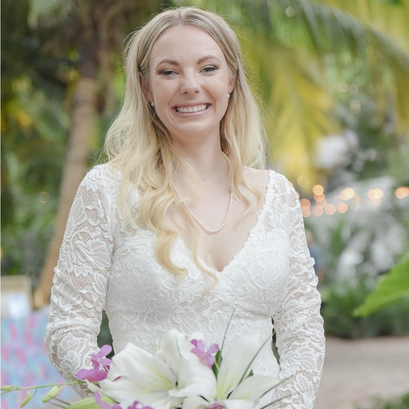 Meet your Posher, Nicole - Picture 1 of 1